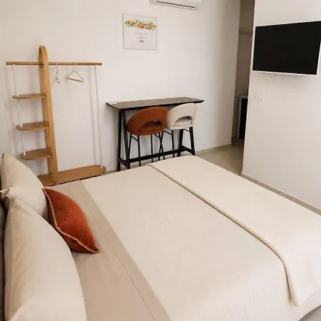 Casa Daquigno - Boutique & Garden Affittacamere Olbia